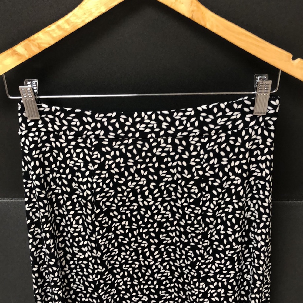 Talbots Black & White Leaf Print Midi Skirt - Size XS - Picture 5 of 9